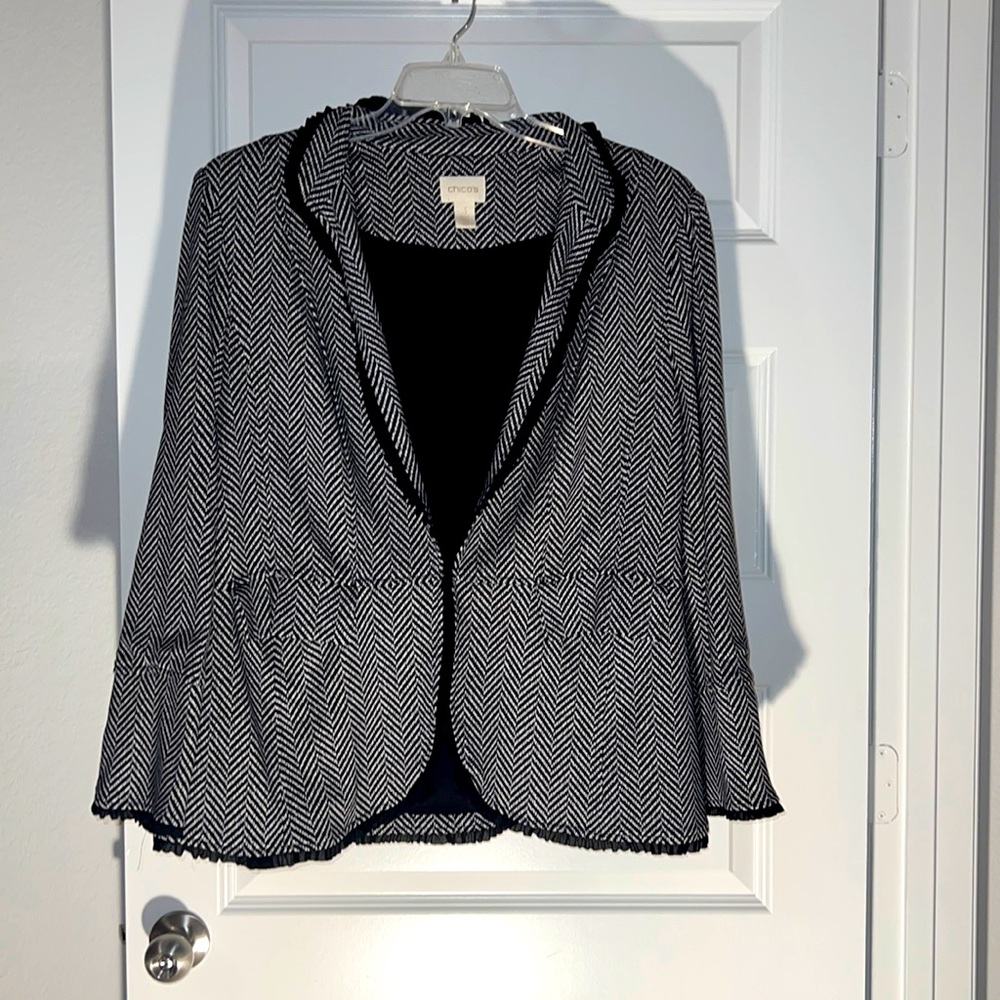 VTG Chico’s Herringbone blazer with peplum back Size 3 black and white workwear